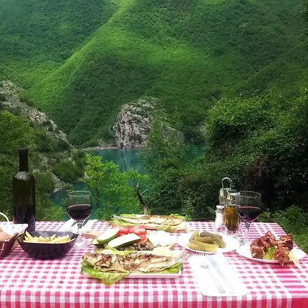 Twin Komani ゲストハウス 3*